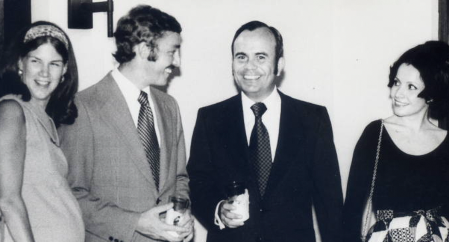 Ernesto Cruz, Harry Strachan y sus señoras esposas